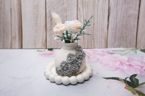 bouquet de fondants parfumés dans son vase fait main