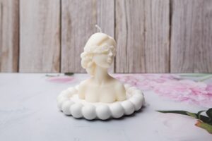Bougie femme aux yeux bandés