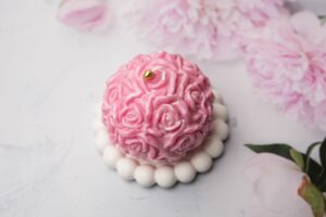Bougie boule ornée de roses, Caen, bougie, la bougie caennaise, normandie