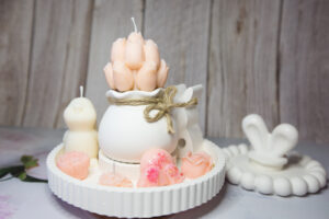 pâques, fesse de lapin, fondant parfumé, bougie, bouquet de tulipes, décoration, plateau de pâques, Caen, bougie, la bougie caennaise, normandie