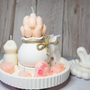 pâques, fesse de lapin, fondant parfumé, bougie, bouquet de tulipes, décoration, plateau de pâques, Caen, bougie, la bougie caennaise, normandie